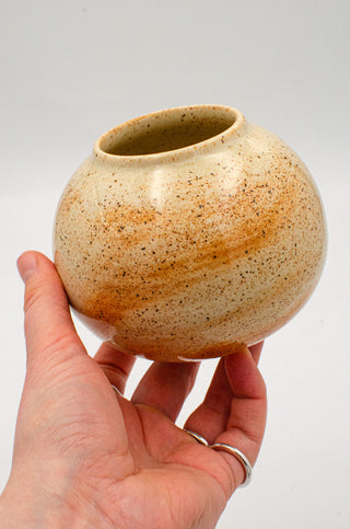 Moon Vase in Sesame